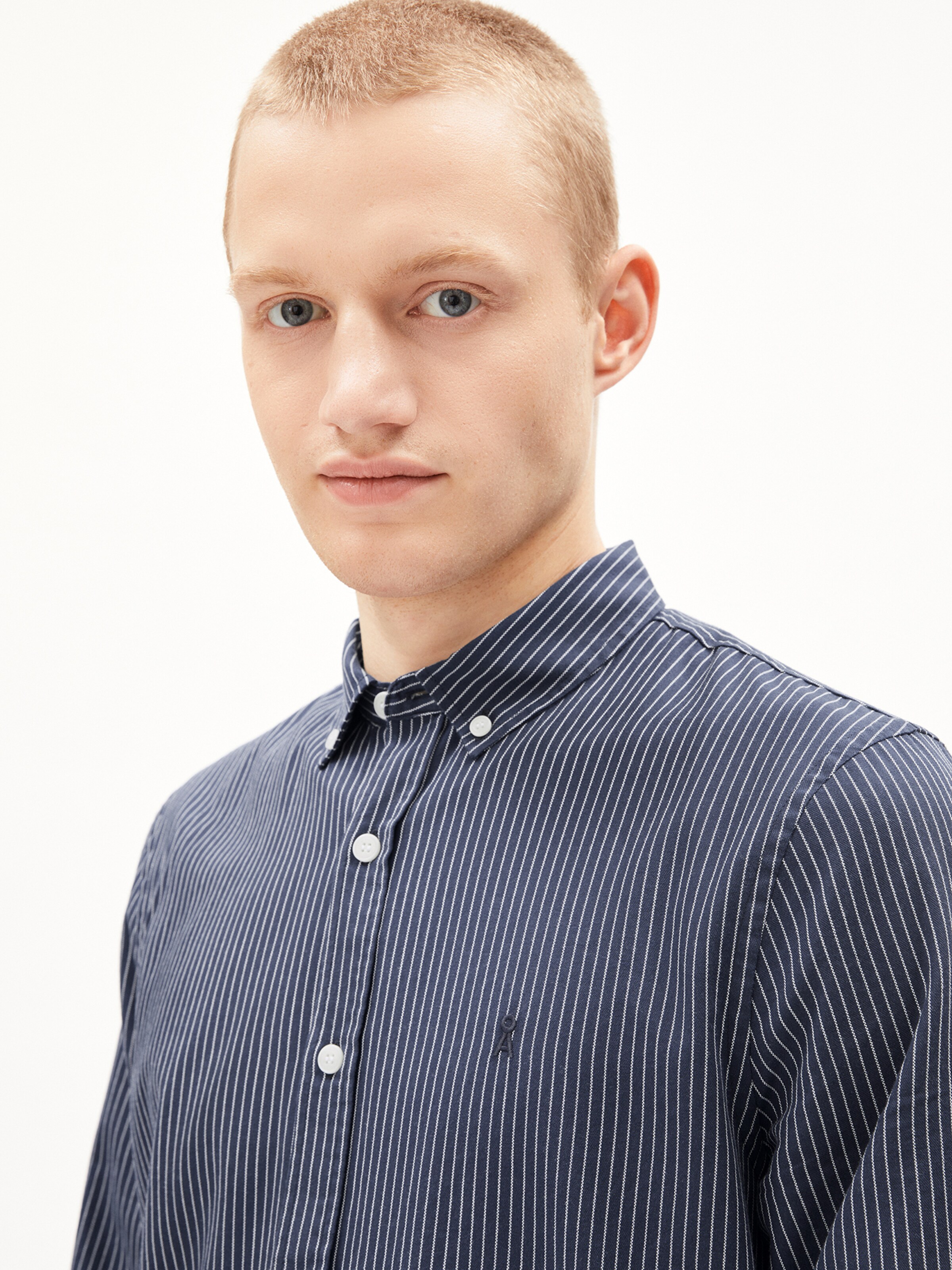 Coupe regular Chemise ' QUAASA STRIPES ' ARMEDANGELS en mélange de couleurs