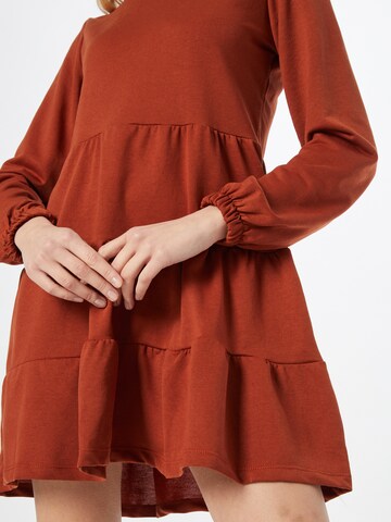 Robe Trendyol en rouge