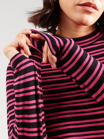 MORE & MORE T-shirt i rosa