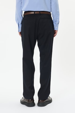 Matinique regular Bukser med lægfolder 'MAweller' i blå