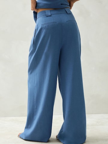 Wide leg Pantaloni con pieghe di Next in blu