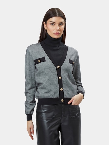 Influencer Strickjacke in Grau: Vorderseite