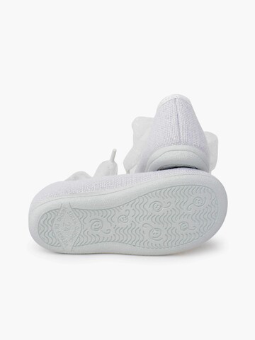 Pisamonas - Bailarina en blanco