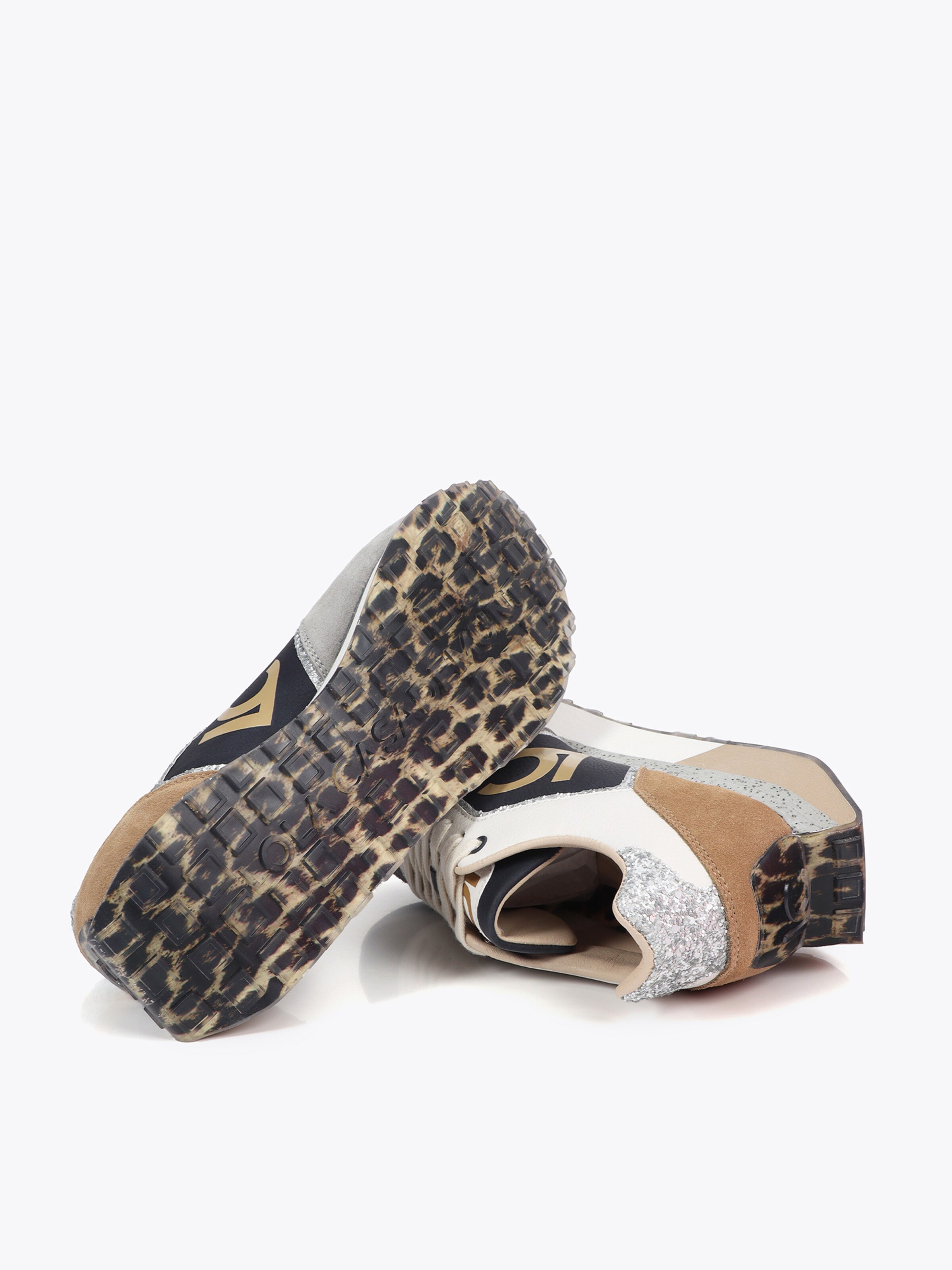 Baskets basses Lola Casademunt en beige