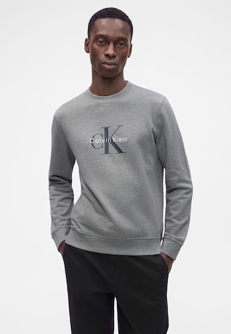 Calvin Klein Jeans Свитшот в Серый