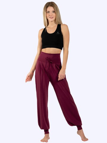 Magadi Loose fit Workout Pants 'Florence' in Red