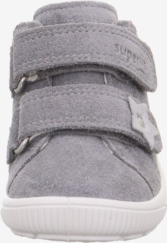 Chaussure basse 'Starlight' SUPERFIT en gris