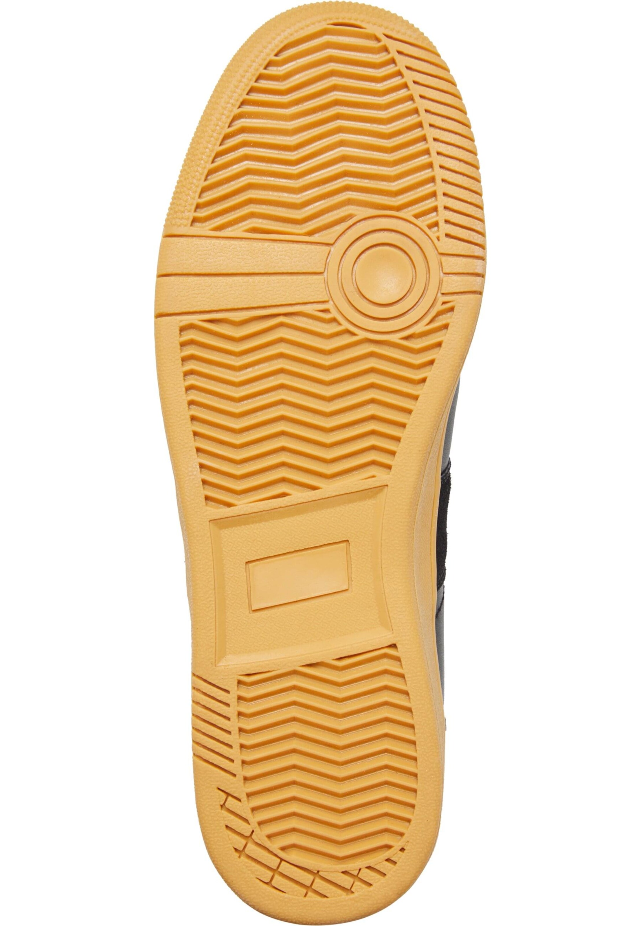 Brandit Sneakers in Black