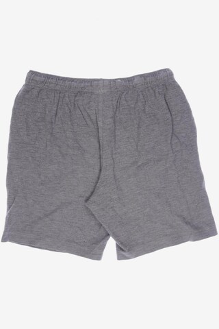 H&M Shorts in 31-32 in Grey