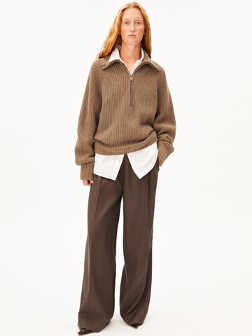 ARMEDANGELS Wide Leg Hose 'Kaayua' in Braun