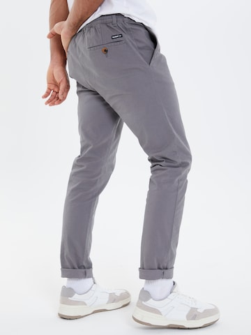 Regular Pantalon chino Threadbare en gris