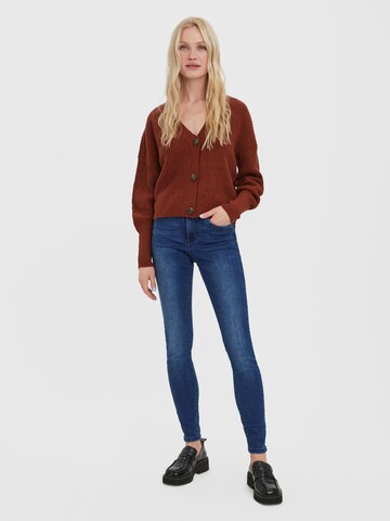 Vero Moda Petite Strickjacke 'LEA' in Braun