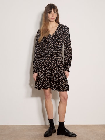 Robe ' ' Apricot en noir