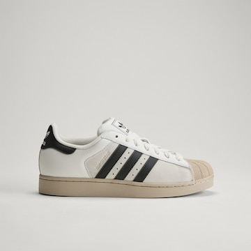 ADIDAS ORIGINALS - Sapatilhas baixas 'Superstar II' em branco