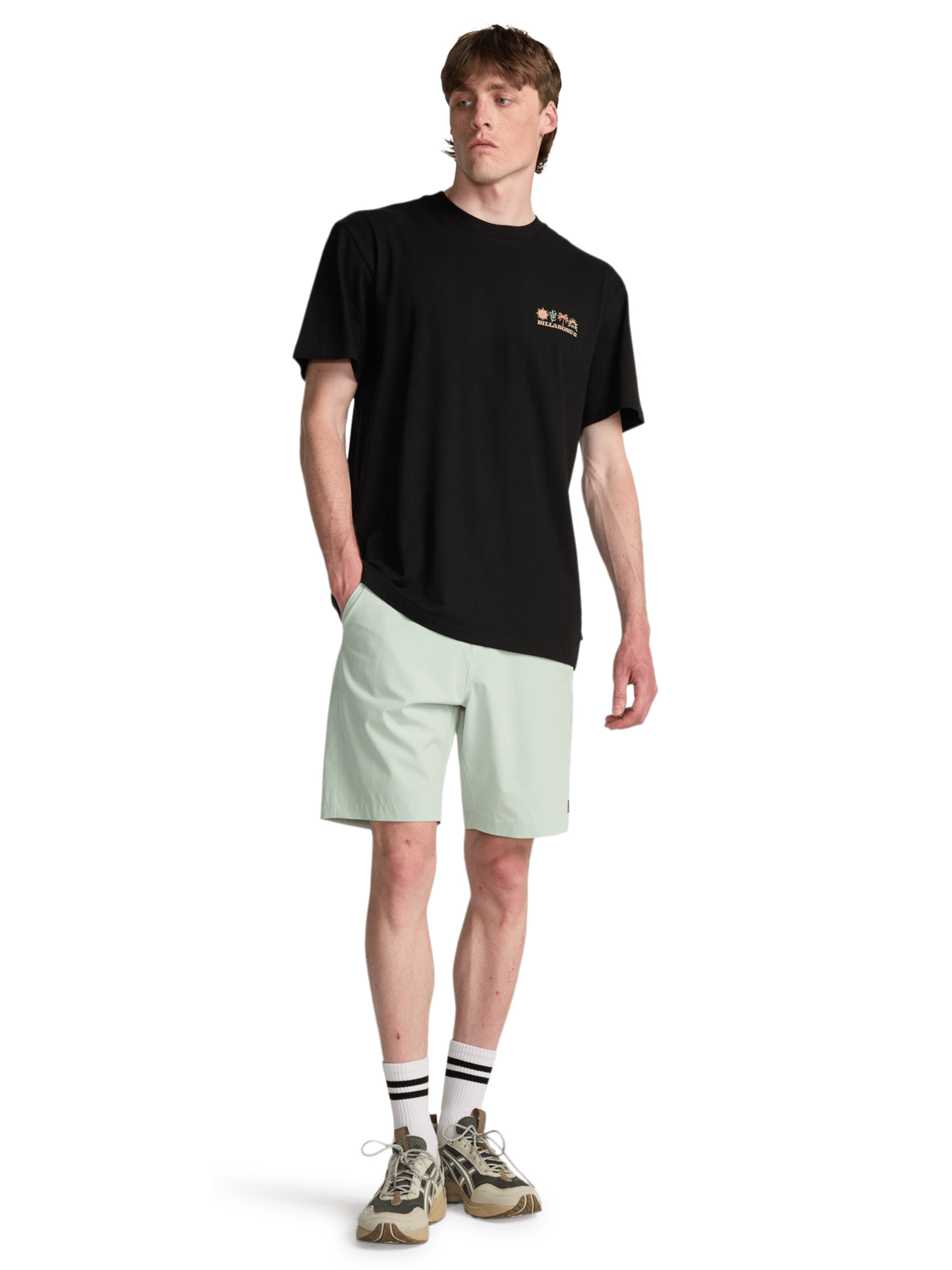 BILLABONG Regular Hose in Grün