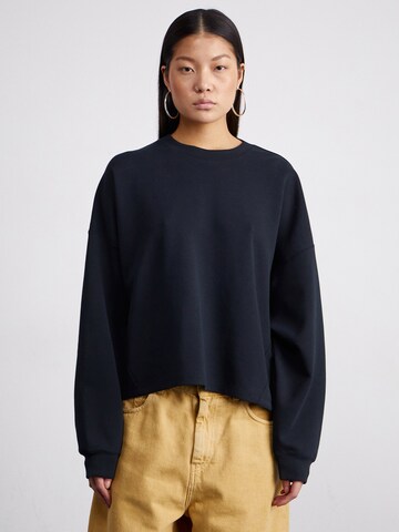 NIKE Athletic Sweatshirt '24.7' in Black: front