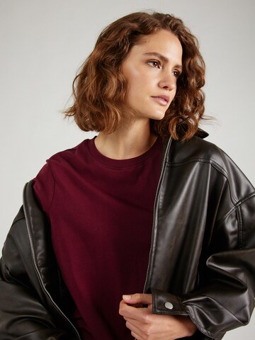 T-shirt 'PCRia' PIECES en rouge