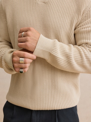 DAN FOX APPAREL Trui 'Hasan' in Beige