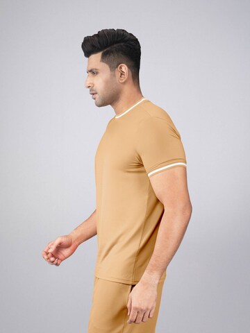 PANTONECLO - Camiseta funcional 'Pantoneclo Men's Gym Short Sleeve T-Shirt' en amarillo