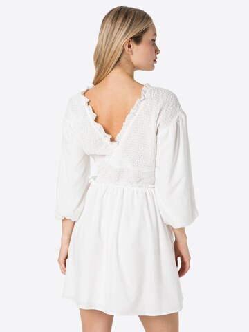 Robe NA-KD en blanc