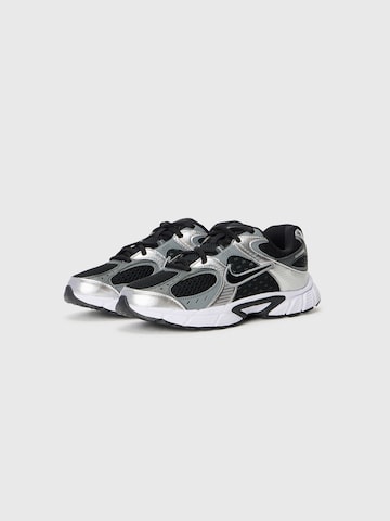NIKE Športni čevelj 'V5 RNR' | črna barva