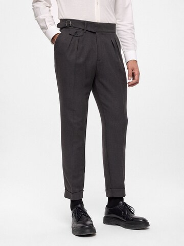 Antioch Tapered Hose in Grau: Vorderseite