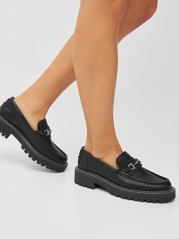 Bianco Moccasins 'GUNNA' in Black: front