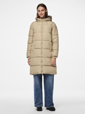 PIECES Wintermantel 'Bee' in Beige: voorkant