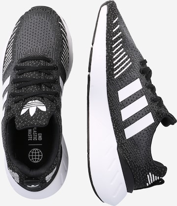 ADIDAS ORIGINALS Sneaker 'Swift Run 22' in Schwarz