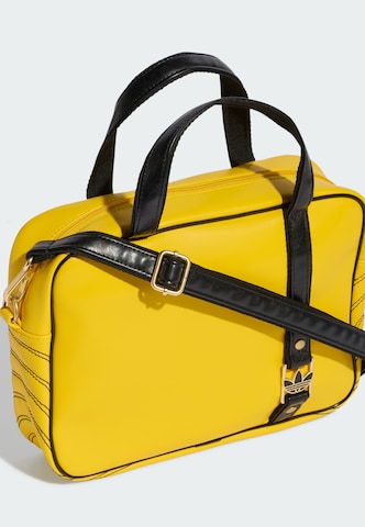 ADIDAS ORIGINALS Handtasche 'Airliner' in Gelb