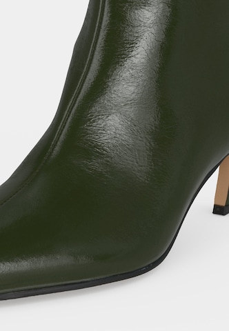 STEVE MADDEN Къси ботуши 'Lulah' в зелено