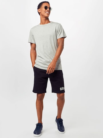 GAP Regular Shorts in Schwarz