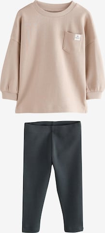 Next Setti värissä beige: etupuoli