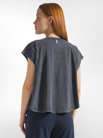 Maglietta di DEHA in nero