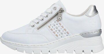 Baskets basses Rieker en blanc