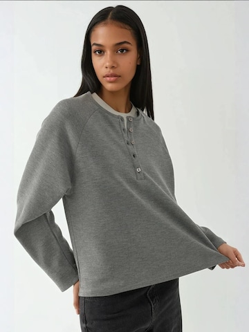 Hiccup - Sweatshirt em cinzento