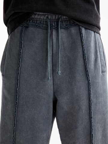 Wide leg Pantaloni de la Pull&Bear pe gri