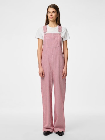 PIECES Regular Dungarees 'PCAllo' in Red: front