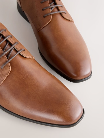Chaussure à lacets Next en marron