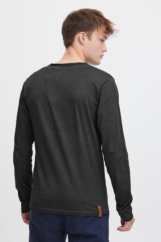 !Solid V-Shirt 'Tinox' in Schwarz