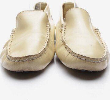 Tod's Flats & Loafers in 38 in White