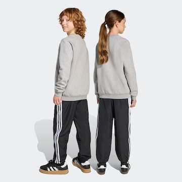 ADIDAS ORIGINALS - Loosefit Pantalón en negro
