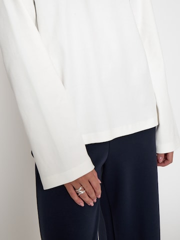 Haut 'Fiola' Peppercorn en blanc