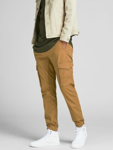 Coupe slim Pantalon cargo 'Paul Flake' JACK & JONES en marron : devant