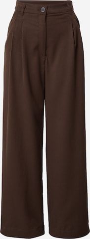 Monki - Loosefit Pantalón plisado en marrón: frente