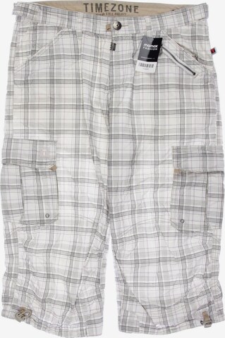 TIMEZONE Shorts in 34 in White: front