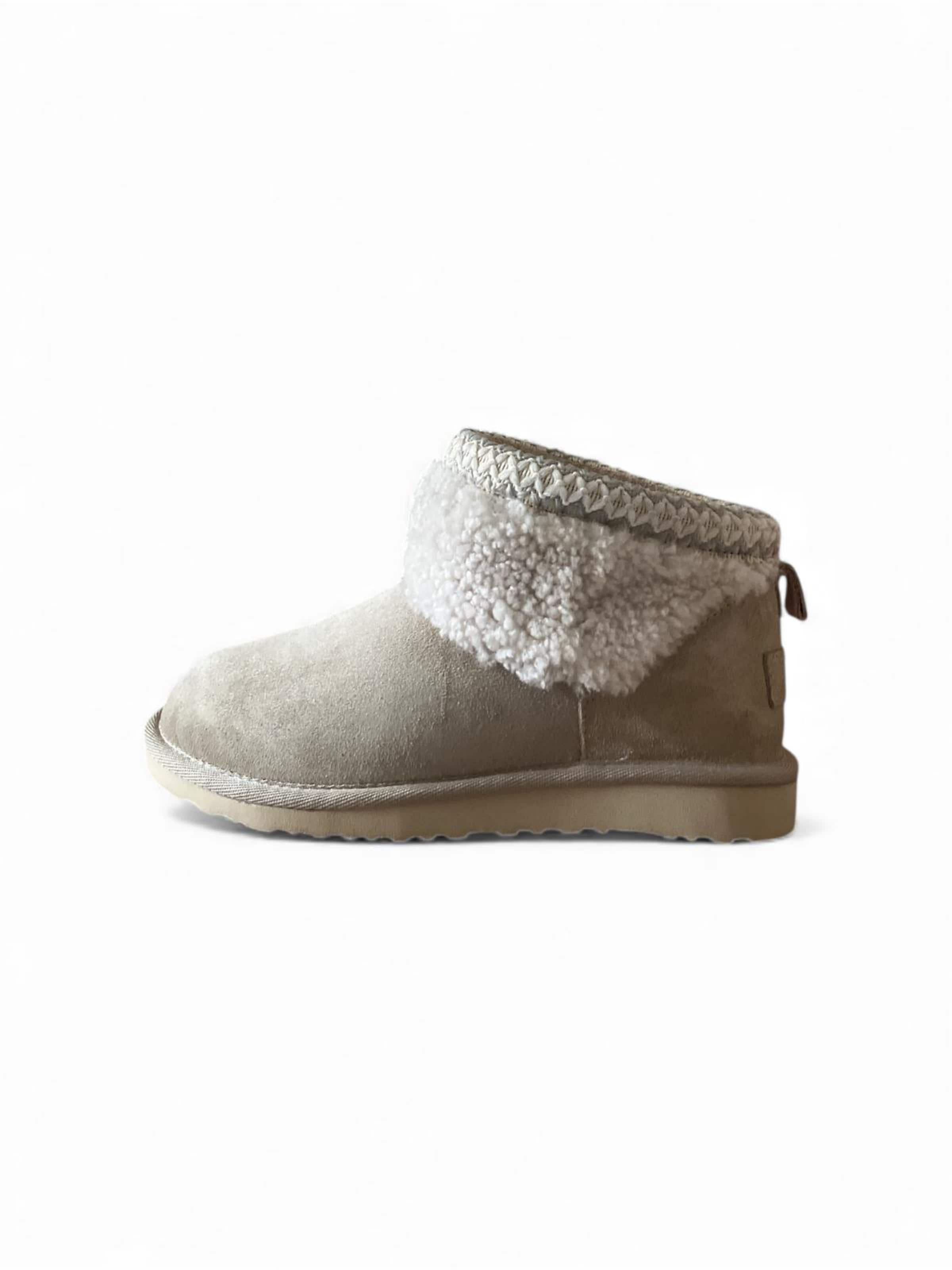 Begoria Boots in Beige: front