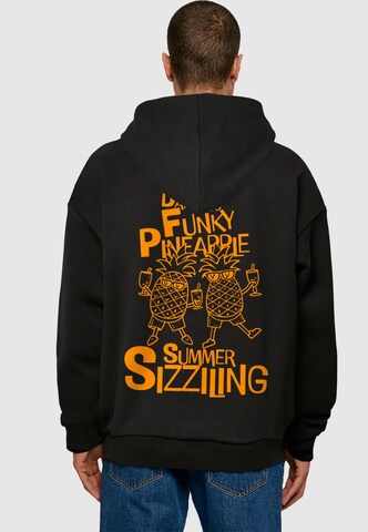 Merchcode Sweatshirt 'Funky Pineapple' in Schwarz: Vorderseite