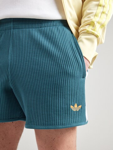 Regular Pantalon ADIDAS ORIGINALS en vert
