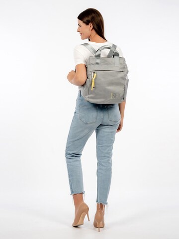 Suri Frey Backpack 'Marry' in Grey: front